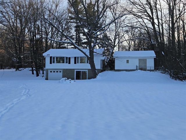 4725 E Sager Road, Hastings, MI 49058