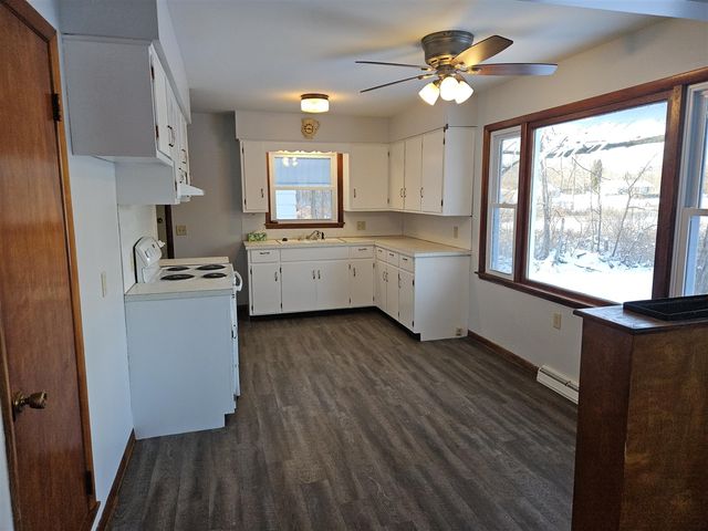 4725 E Sager Road, Hastings, MI 49058