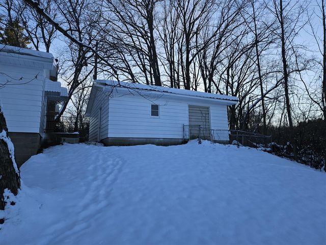 4725 E Sager Road, Hastings, MI 49058