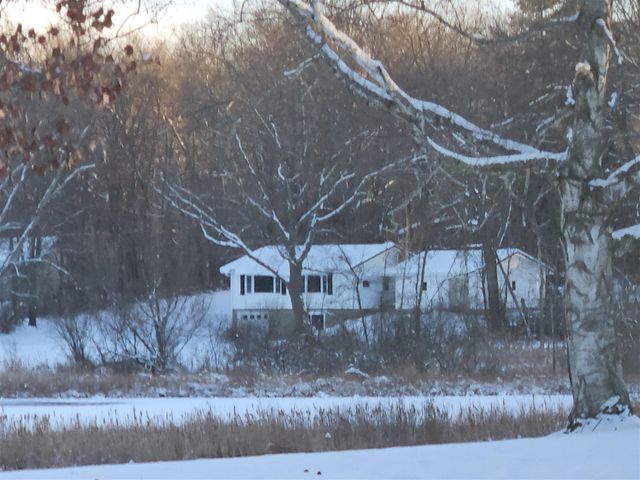 4725 E Sager Road, Hastings, MI 49058