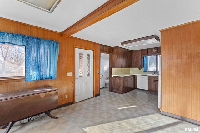 2709 16TH Street, Moline, IL 61265