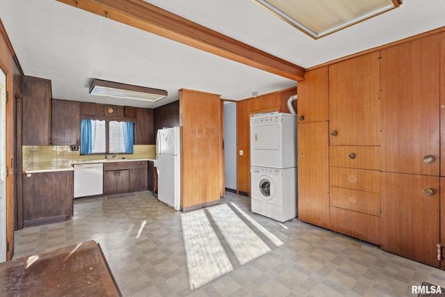 2709 16TH Street, Moline, IL 61265