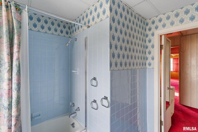 2709 16TH Street, Moline, IL 61265