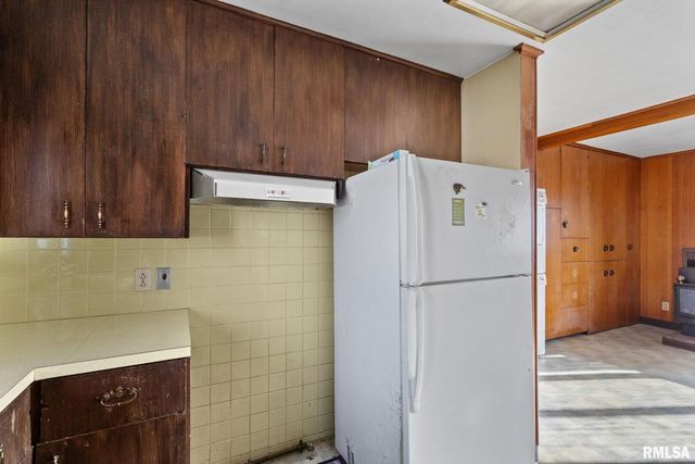 2709 16TH Street, Moline, IL 61265