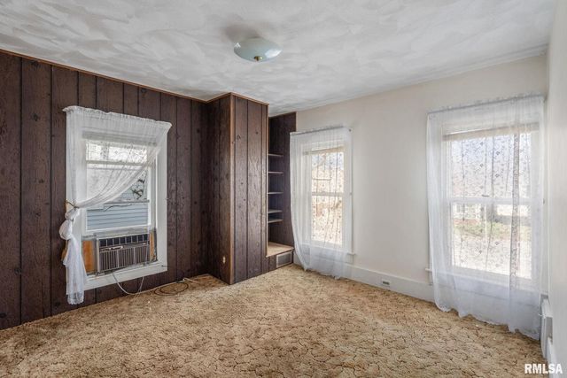 2709 16TH Street, Moline, IL 61265