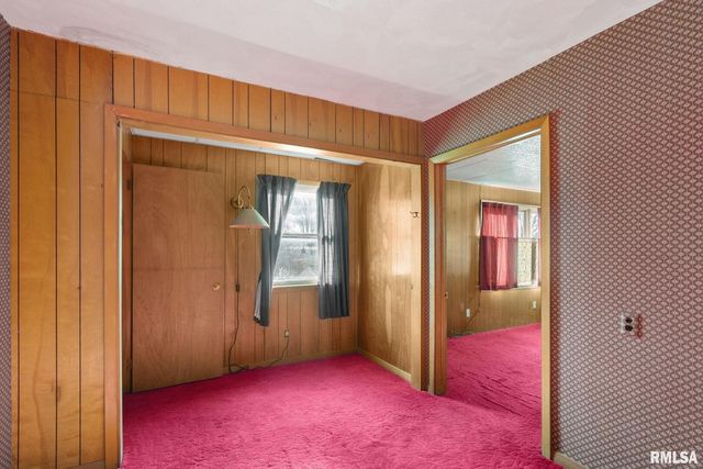 2709 16TH Street, Moline, IL 61265