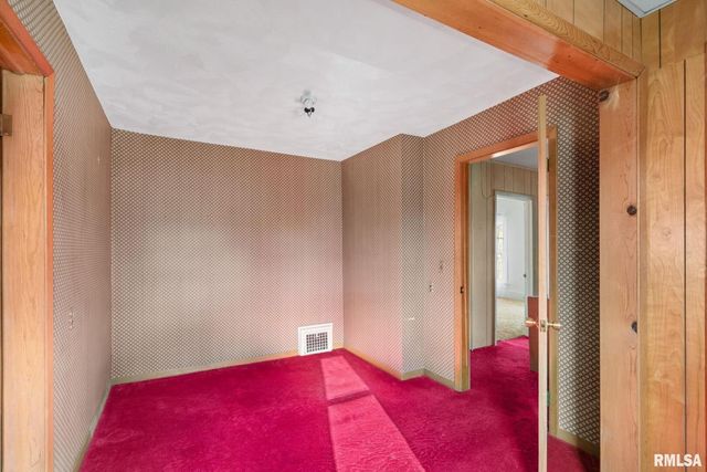 2709 16TH Street, Moline, IL 61265