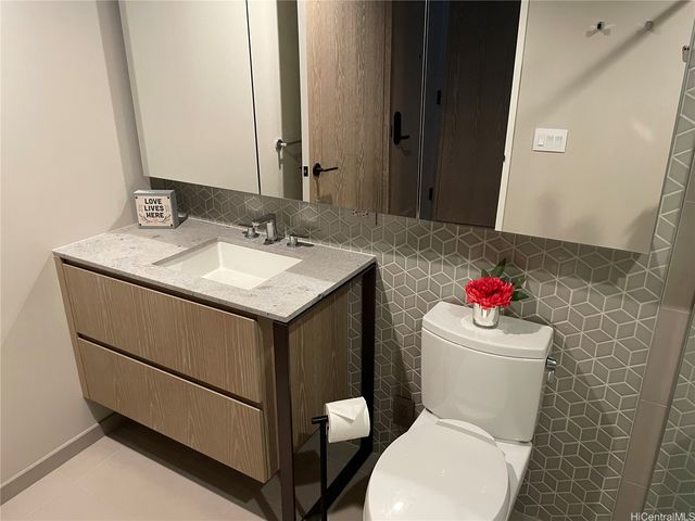 1000 Auahi Street 1906, Honolulu, HI 96814