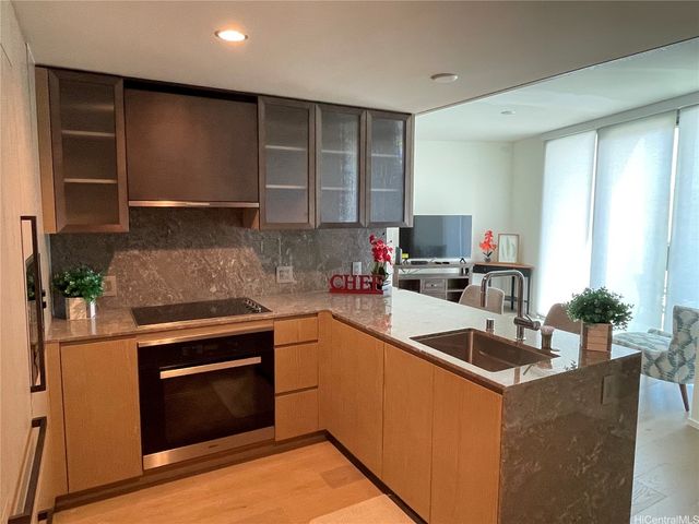 1000 Auahi Street 1906, Honolulu, HI 96814