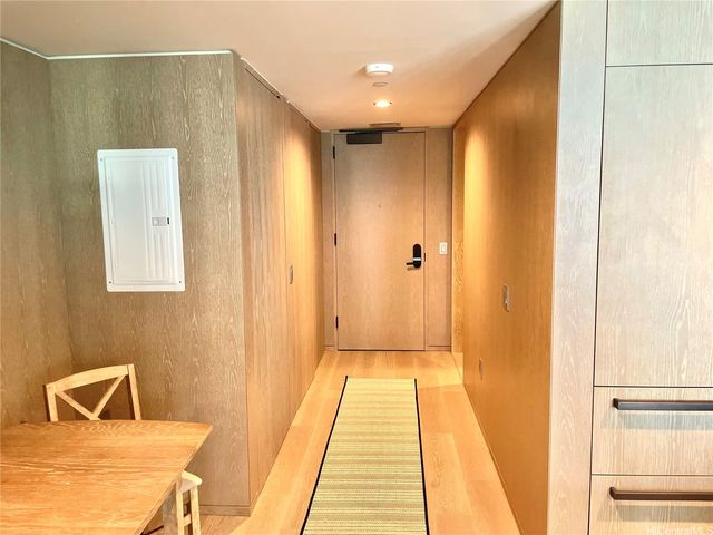 1000 Auahi Street 1906, Honolulu, HI 96814