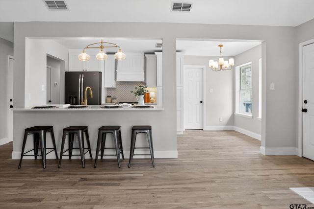 17042 Mary Martin Dr, Flint, TX 75762