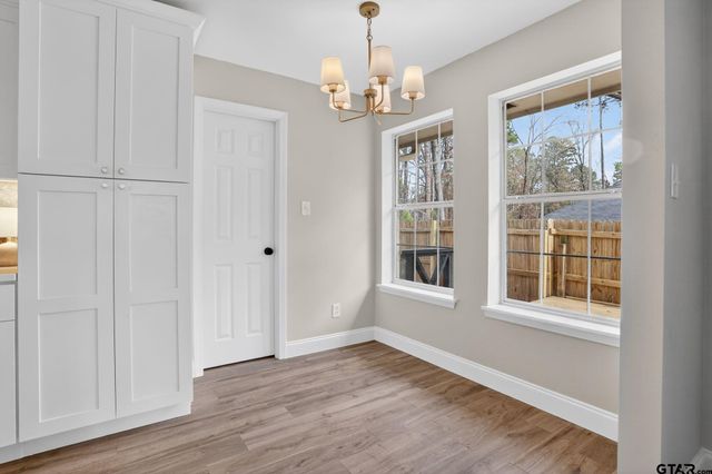 17042 Mary Martin Dr, Flint, TX 75762