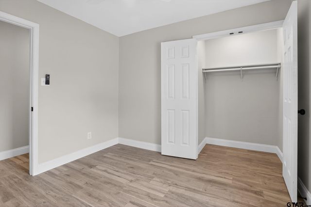 17042 Mary Martin Dr, Flint, TX 75762