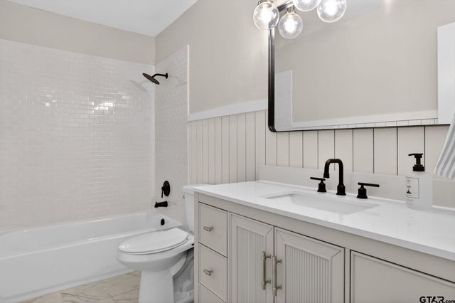 17042 Mary Martin Dr, Flint, TX 75762