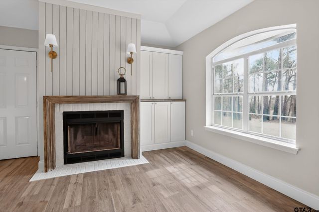 17042 Mary Martin Dr, Flint, TX 75762