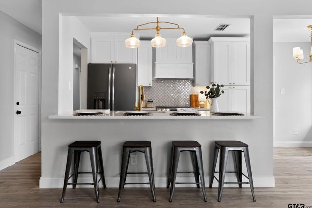 17042 Mary Martin Dr, Flint, TX 75762