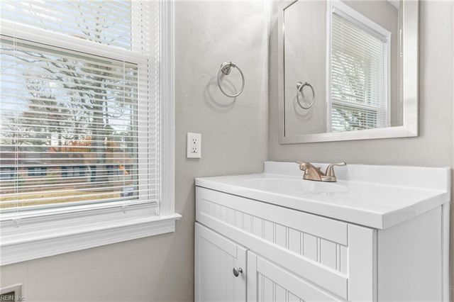 3220 Deer Park DR, Virginia Beach, VA 23452