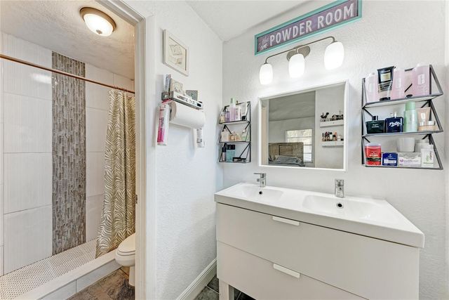 1541 LONG POND DRIVE, Valrico, FL 33594