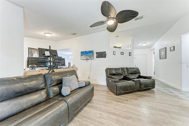 1541 LONG POND DRIVE, Valrico, FL 33594