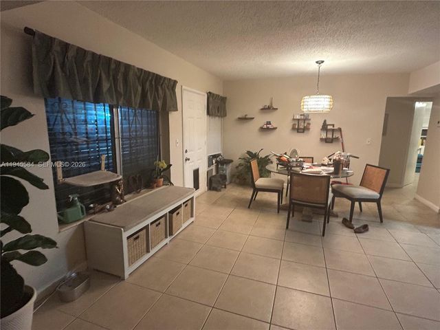 956 NE 80th St, Miami, FL 33138