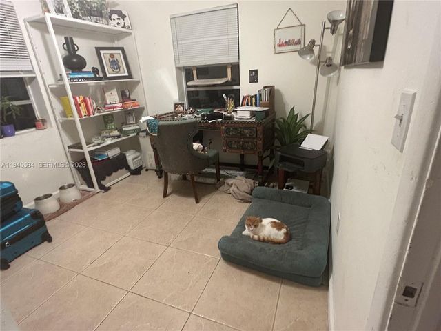 956 NE 80th St, Miami, FL 33138