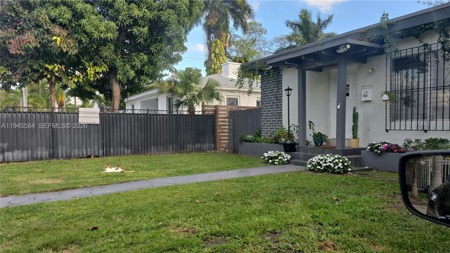 956 NE 80th St, Miami, FL 33138