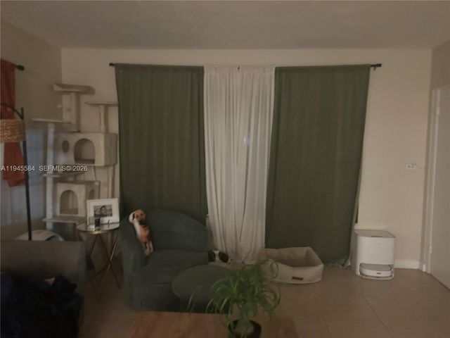 956 NE 80th St, Miami, FL 33138