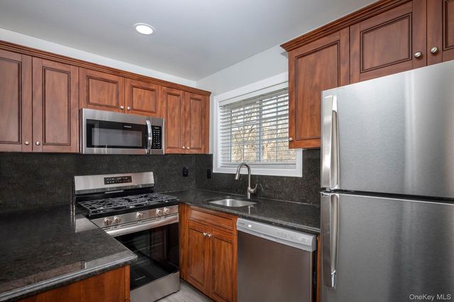 1-4B Presidents Drive 1-4B, Port Jefferson, NY 11777