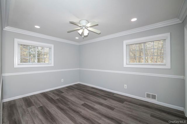 1-4B Presidents Drive 1-4B, Port Jefferson, NY 11777