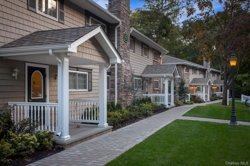 1-4B Presidents Drive 1-4B, Port Jefferson, NY 11777