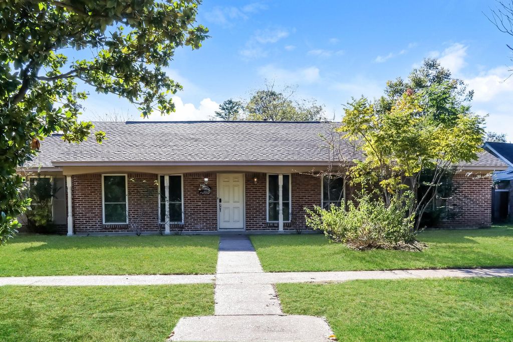 7126 Lugary Drive, Houston, TX 77036