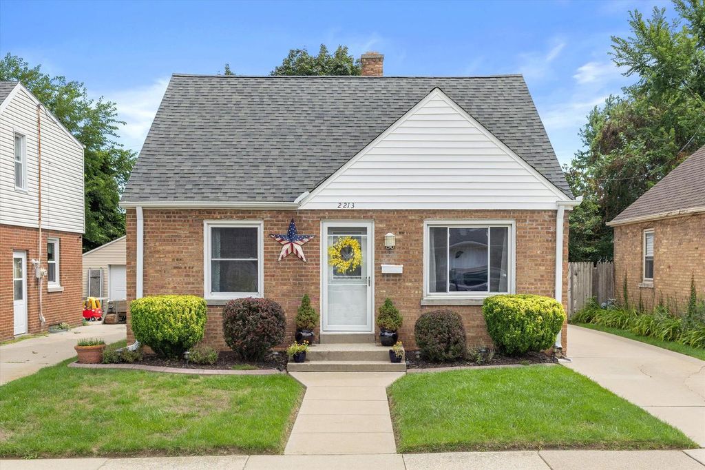 2213 Shoop STREET, Racine, WI 53404