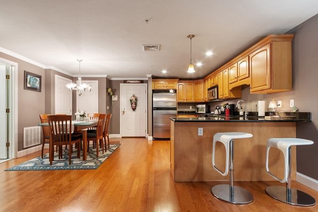 558 E Merrimack St 34, Lowell, MA 01852