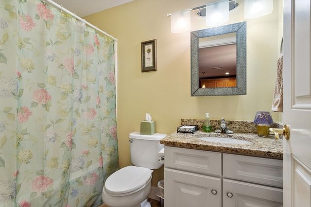 558 E Merrimack St 34, Lowell, MA 01852