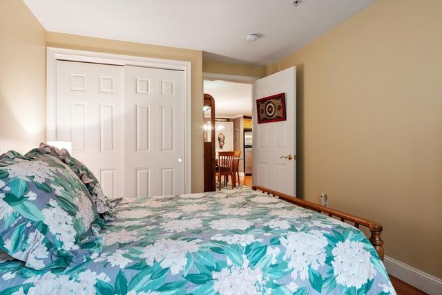 558 E Merrimack St 34, Lowell, MA 01852
