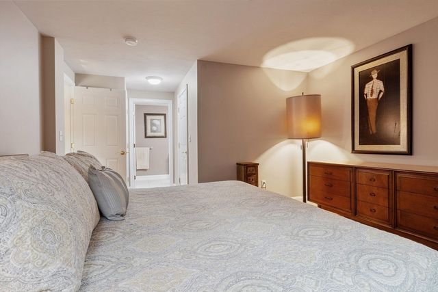 558 E Merrimack St 34, Lowell, MA 01852
