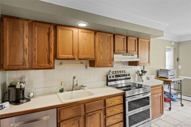 30 Kirkland Drive, Greenlawn, NY 11740