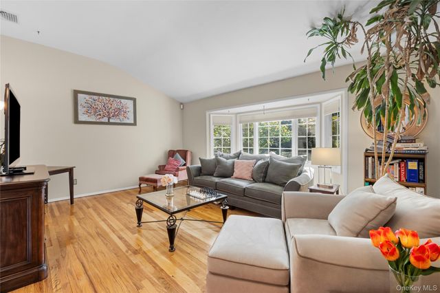 30 Kirkland Drive, Greenlawn, NY 11740