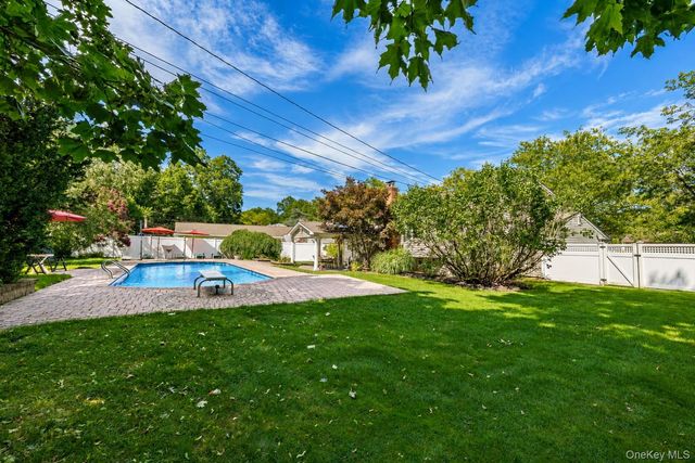 30 Kirkland Drive, Greenlawn, NY 11740