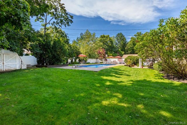 30 Kirkland Drive, Greenlawn, NY 11740