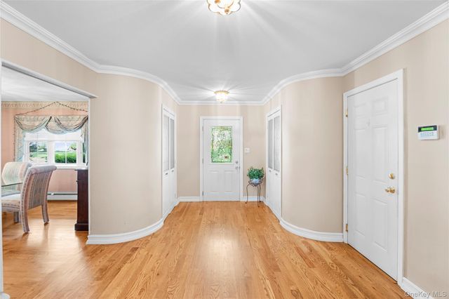 30 Kirkland Drive, Greenlawn, NY 11740