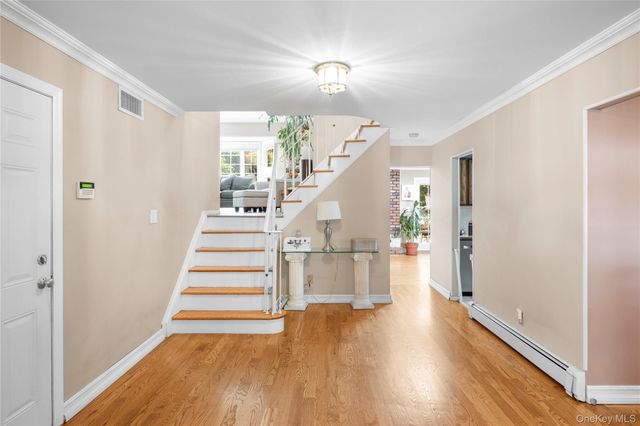 30 Kirkland Drive, Greenlawn, NY 11740