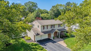 30 Kirkland Drive, Greenlawn, NY 11740