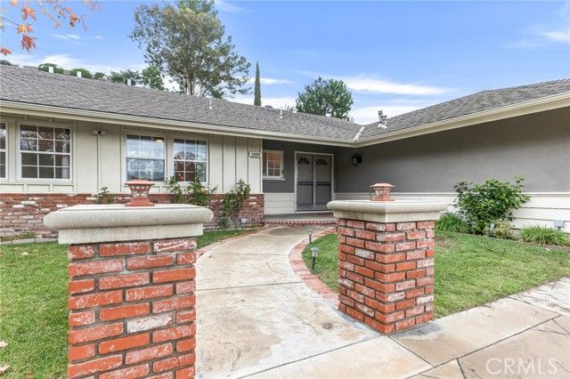 1727 Calle Zocalo, Thousand Oaks, CA 91360