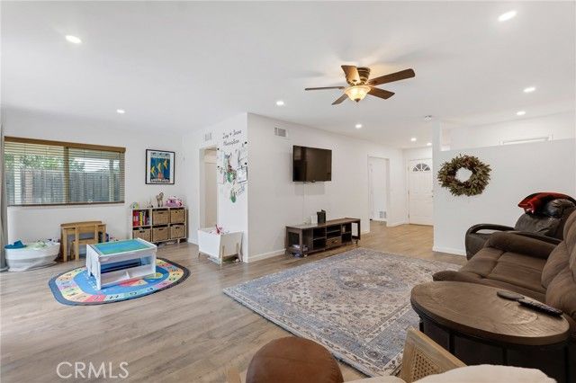 1727 Calle Zocalo, Thousand Oaks, CA 91360