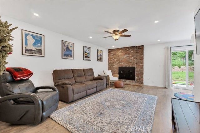 1727 Calle Zocalo, Thousand Oaks, CA 91360