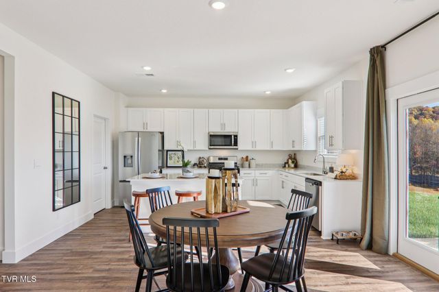 228 Chimney View Loop, Blountville, TN 37617