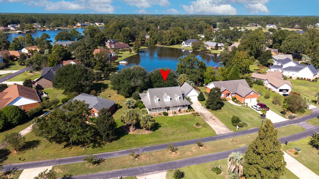 29 Plantation Drive, Manning, SC 29102