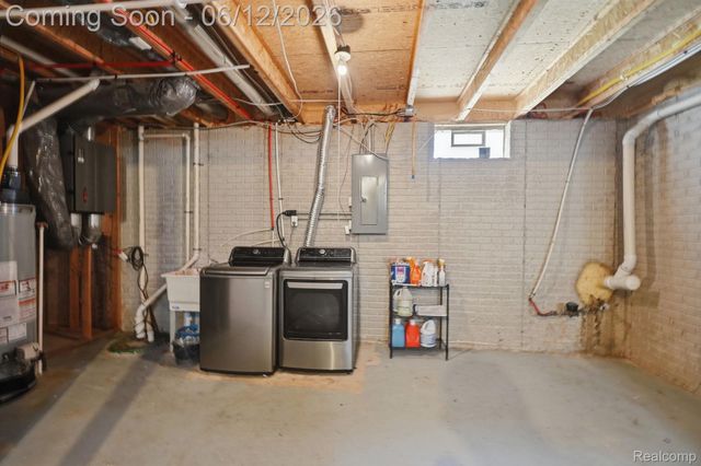 311 Ferry Avenue, Pontiac, MI 48341