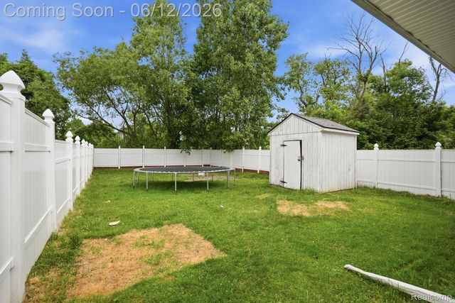 311 Ferry Avenue, Pontiac, MI 48341